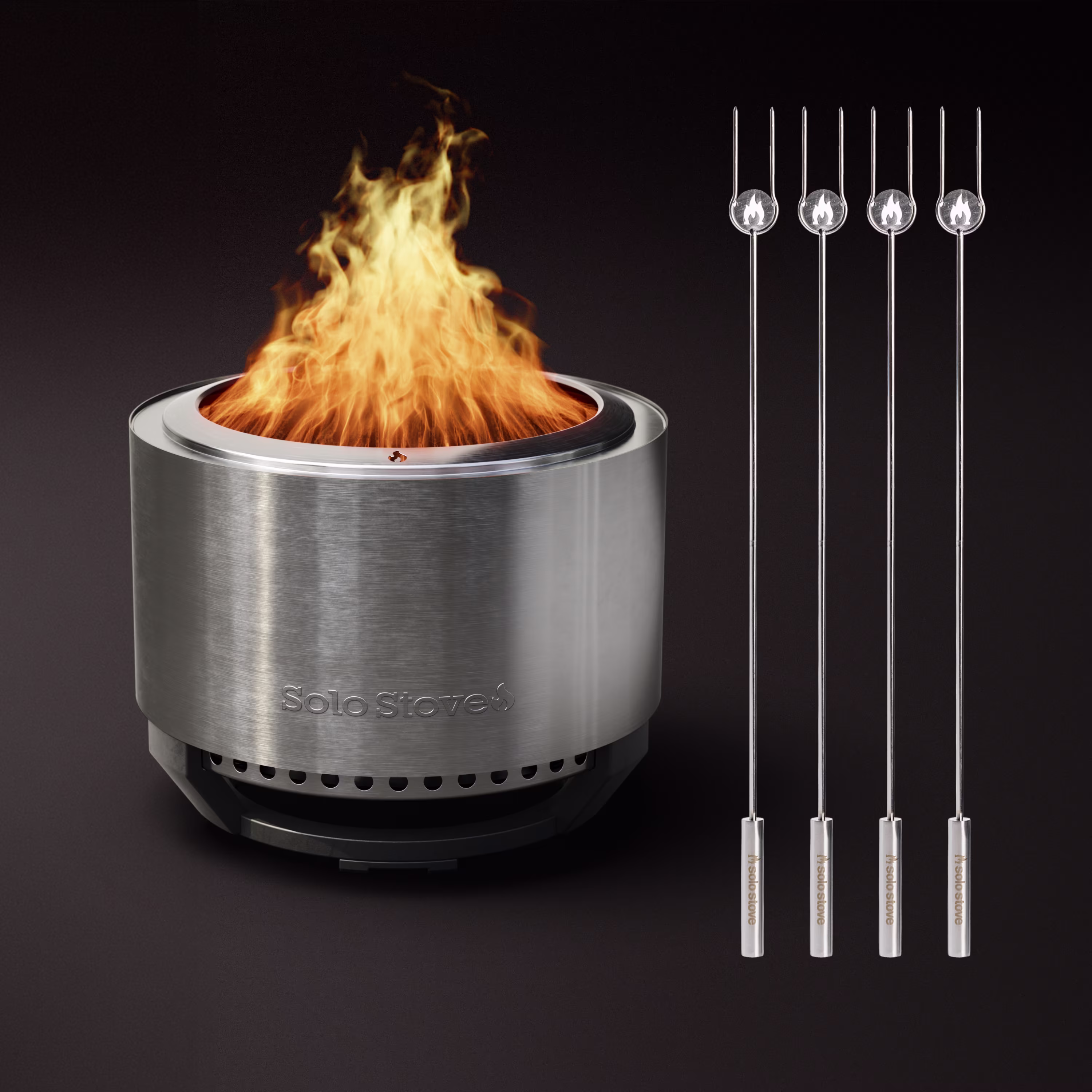 Summit 19.5" Fire Pit + Roasting Sticks Bundle